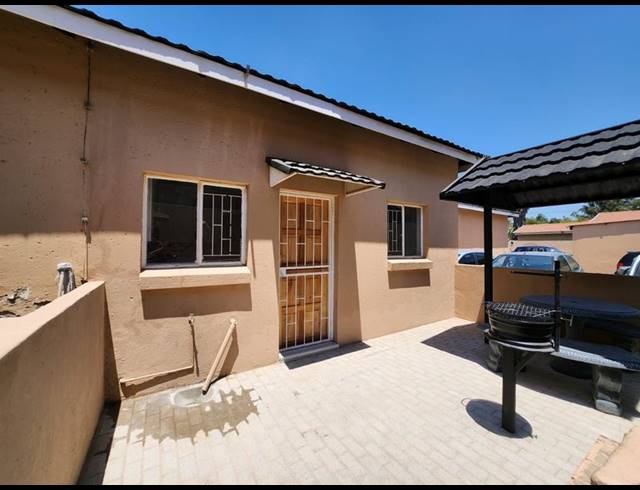 1 BEDROOM PROPERTY TO RENT IN SELECTION PARK